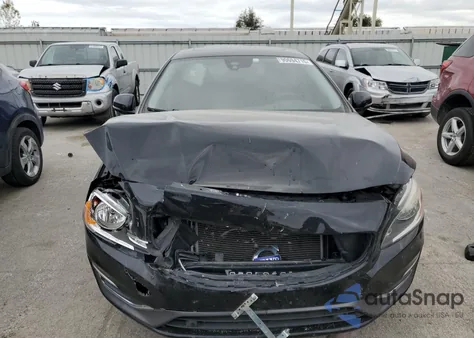 2018 Volvo S60 Premier из США, поврежденный, VIN LYV402HK3JB156458
